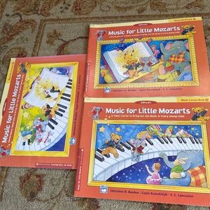 3 books Music for little Mozarts 1 piano nooks